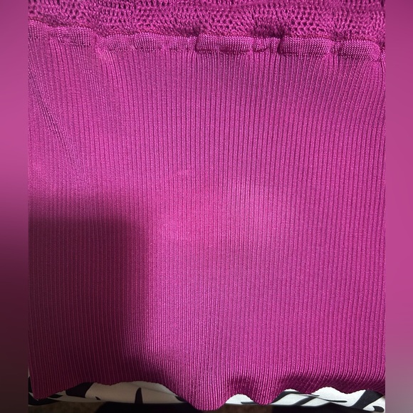 Used Bebe one arm fuschia pink blouse- size l - Picture 8 of 16